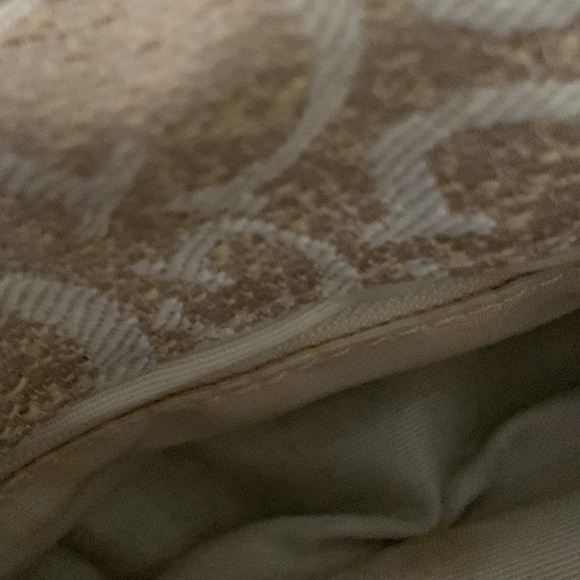 GUESS SMALL CROSSBODY BAG - Picture 4 of 4